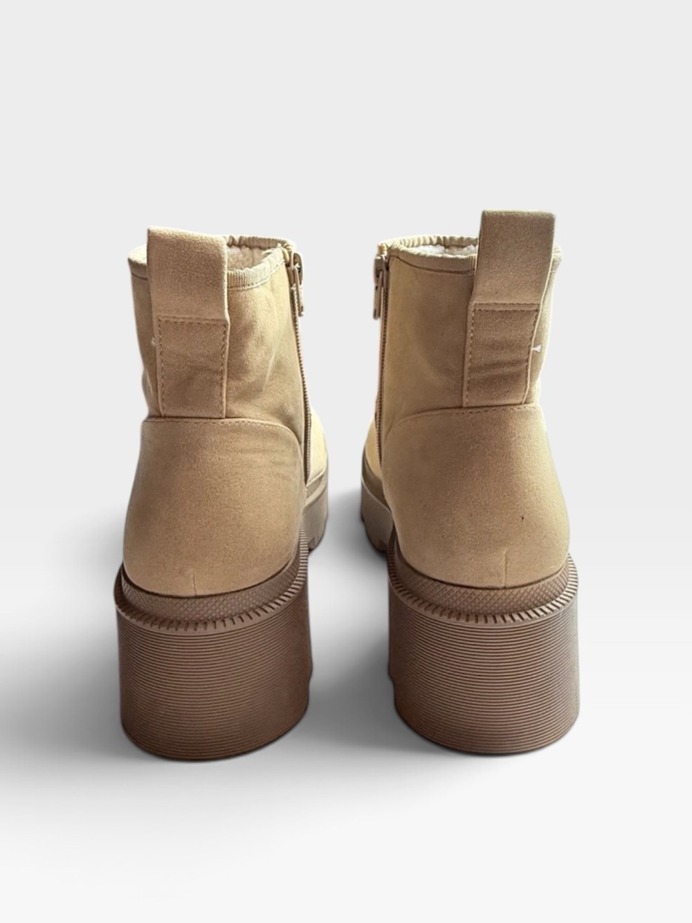 Universal Thread Women's Rowland Winter Boot Size 11 Tan Sherpa Lining Winter - Picture 3 of 12